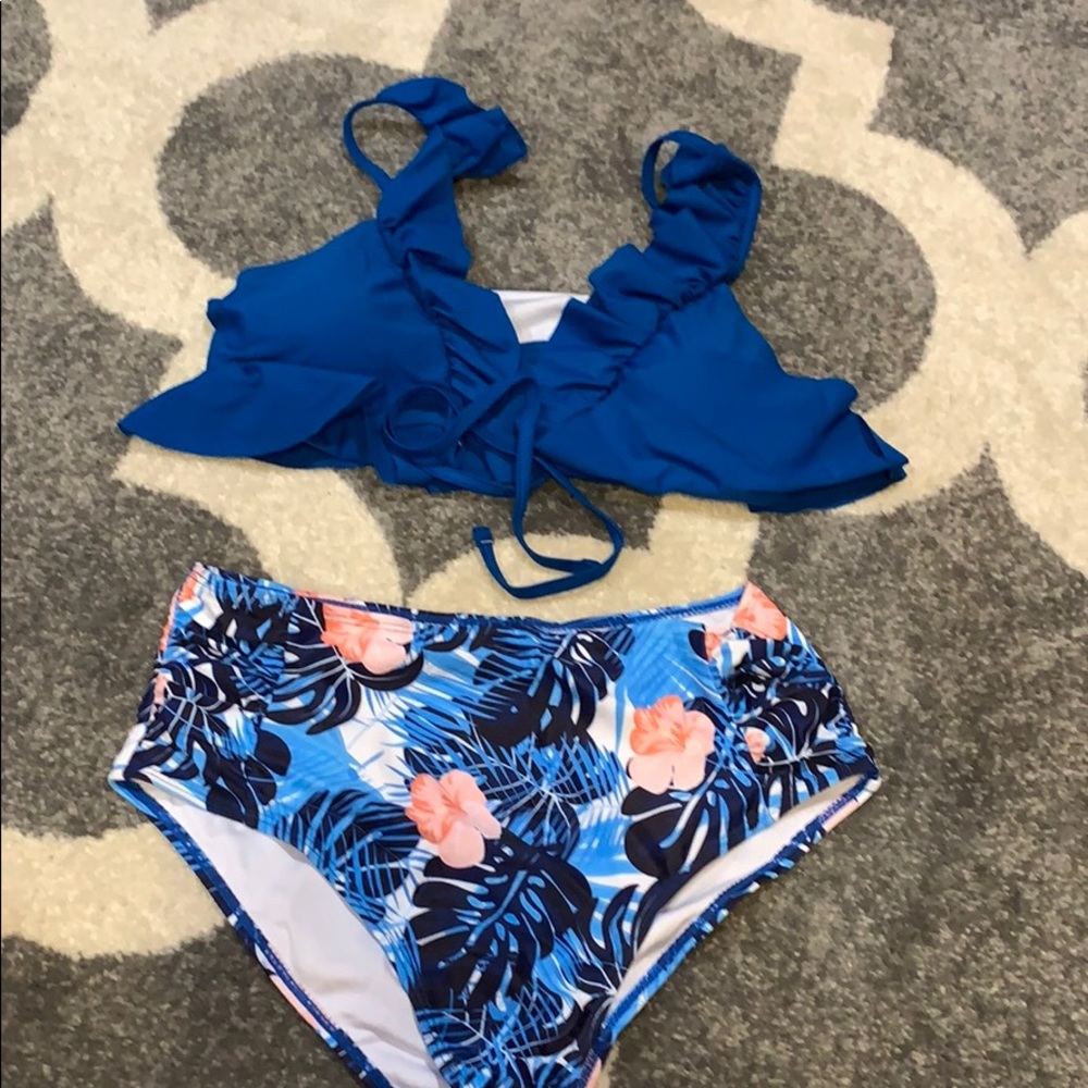 Beachsissi bathing suit.